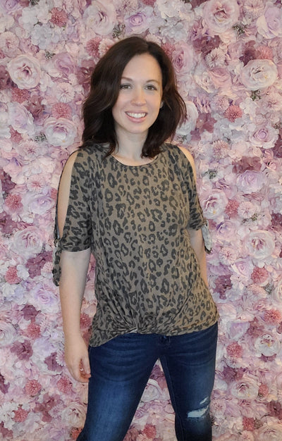Leopard print tie sleeve with knotted front - feelingchicboutique